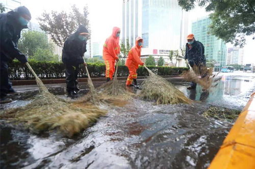 现场图片直击 暴雨袭城,这些画面让人心安